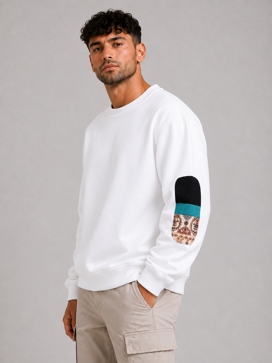 Mochuang Patch Detail Pullover Sweatshirt